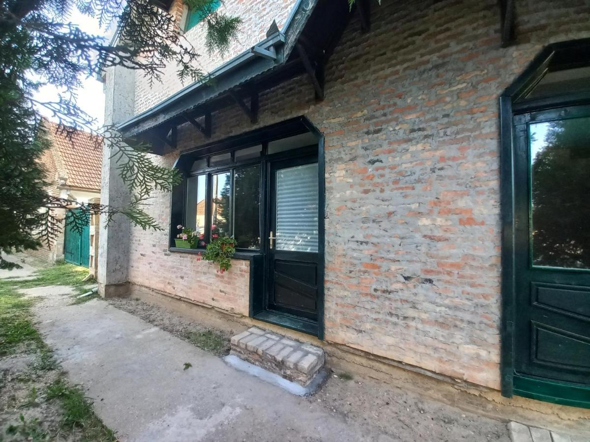 Ferienwohnung Kod Velikih Tuja Melenci Exterior foto
